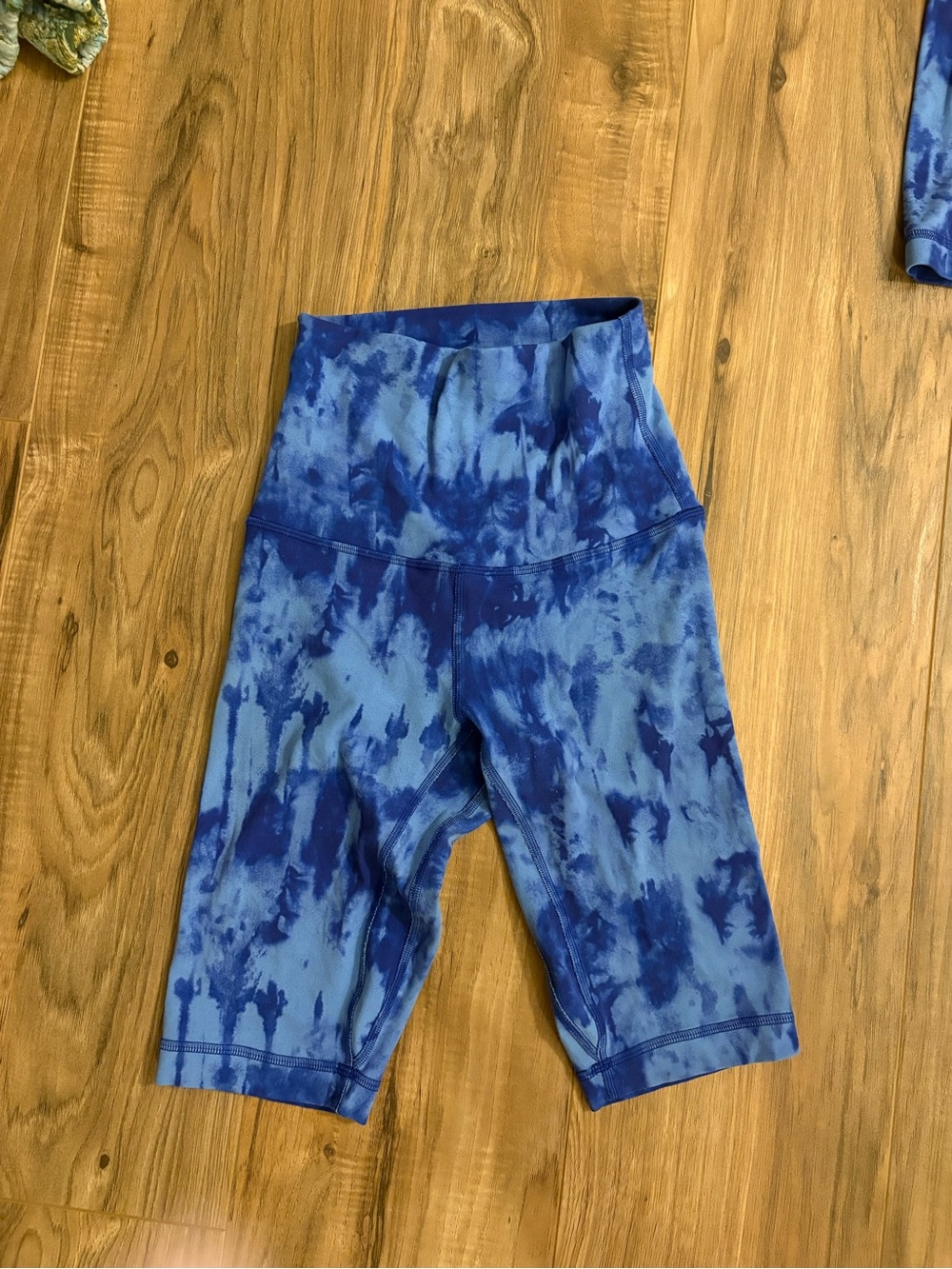 Lululemon 4 piece set blue multi coloured size 2&6 - Picture 7 of 10